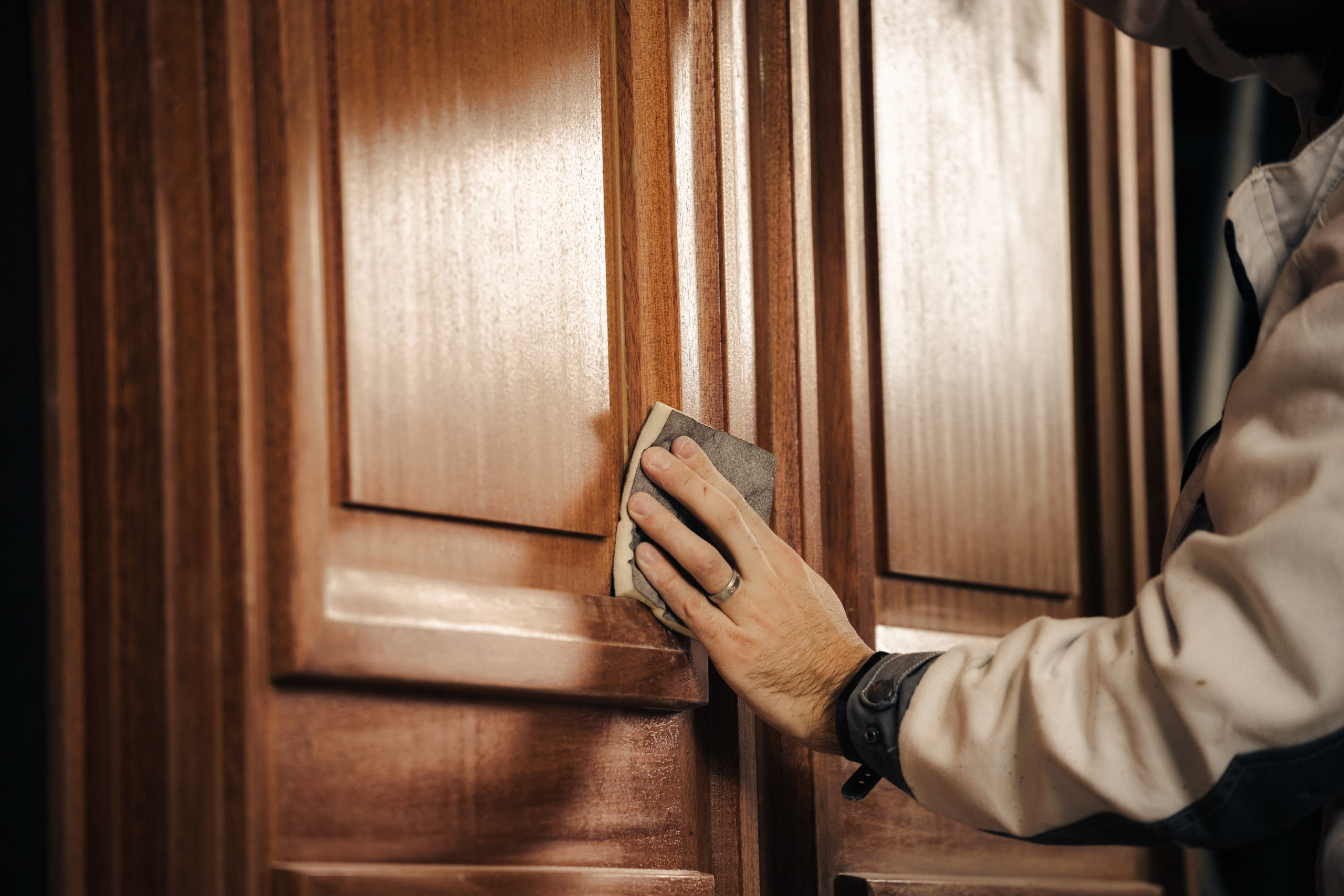 Fabrication d'une porte - menuiserie en bois