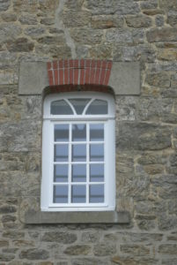 fenêtre avec imposte anse de panier